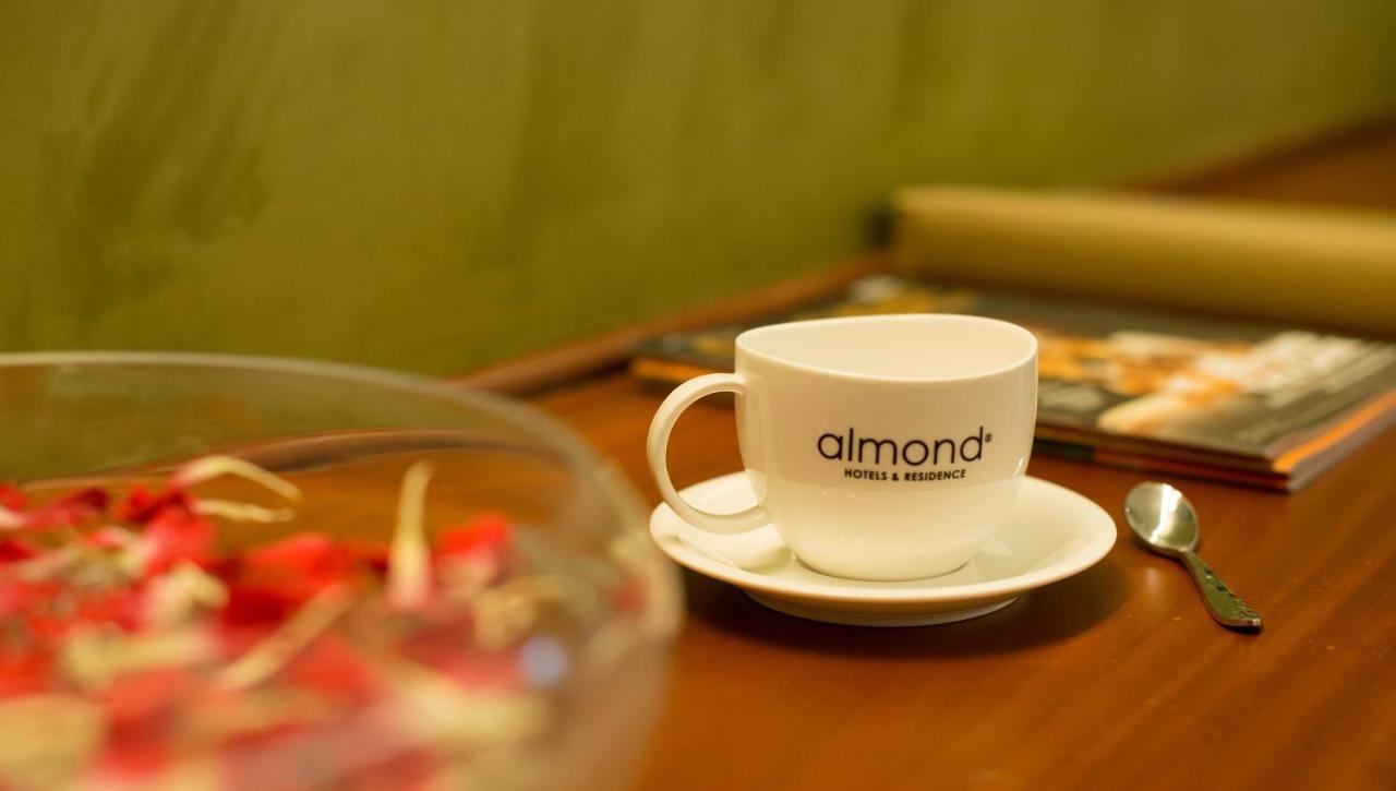Almond Hotel Bassac River Phnom Penh Exterior foto
